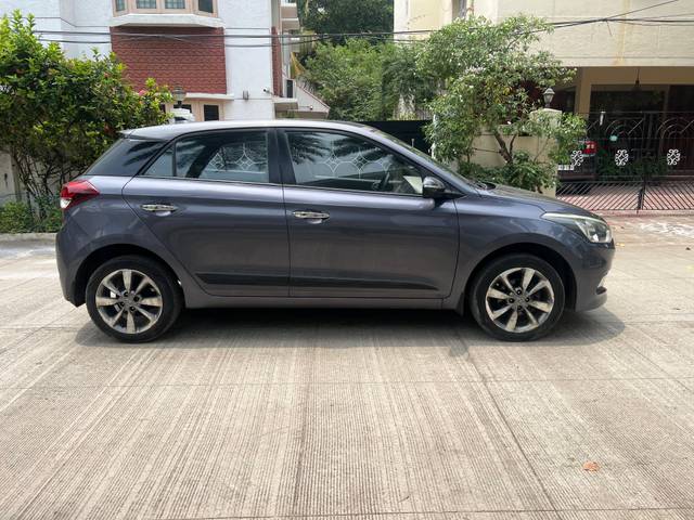 https://images10.gaadi.com/usedcar_image/4531483/original/63cd4ceb8a608d06d4bc91a3f5c47d0e.jpg?imwidth=6401