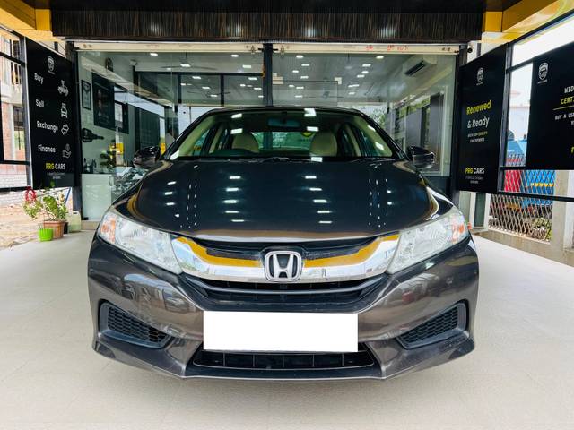 https://images10.gaadi.com/usedcar_image/4531502/original/processed_8d227ab79fdb70fa8090582fffea90eb.jpg?imwidth=6401