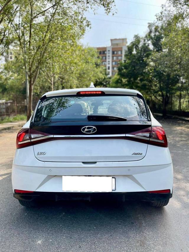 https://images10.gaadi.com/usedcar_image/4531506/original/processed_7907b1186bcf36154281e044adb089bb.jpeg?imwidth=6402