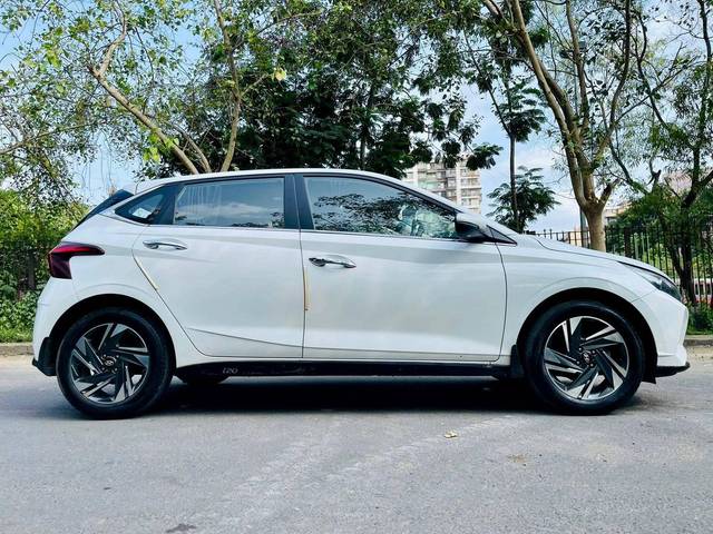 https://images10.gaadi.com/usedcar_image/4531506/original/processed_87198fb694b7edd55d0ca71fe425f4b1.jpeg?imwidth=6401