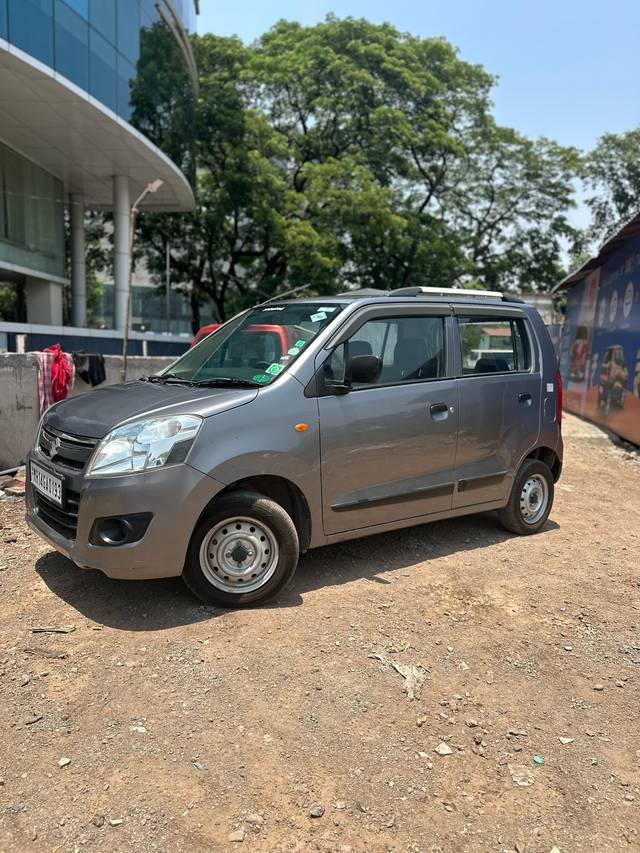 https://images10.gaadi.com/usedcar_image/4531510/original/processed_ed686037f820f4340733434610099e21.jpeg?imwidth=6402
