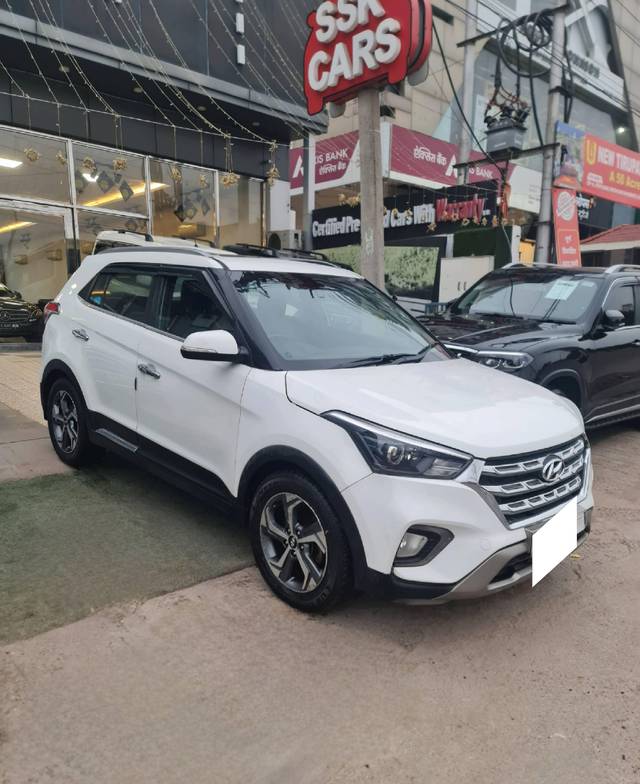 https://images10.gaadi.com/usedcar_image/4531519/original/processed_73e444f64fb73bca3f9b6ded2671cc15.jpg?imwidth=6400
