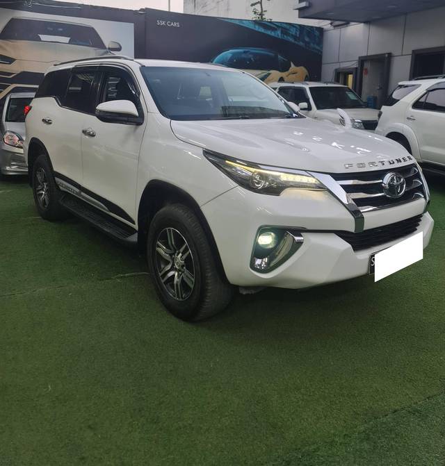 https://images10.gaadi.com/usedcar_image/4531524/original/processed_3f8bf2528f680acf05b0557e241f3921.jpg?imwidth=6400