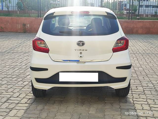 https://images10.gaadi.com/usedcar_image/4531526/original/processed_9f6c70cf9021ae08e9677eaec20b2870.jpeg?imwidth=6402