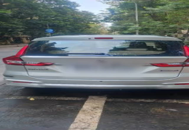 https://images10.gaadi.com/usedcar_image/4531534/original/d7b3dd46-14c3-4e17-b032-3214d42e8935.?imwidth=6401