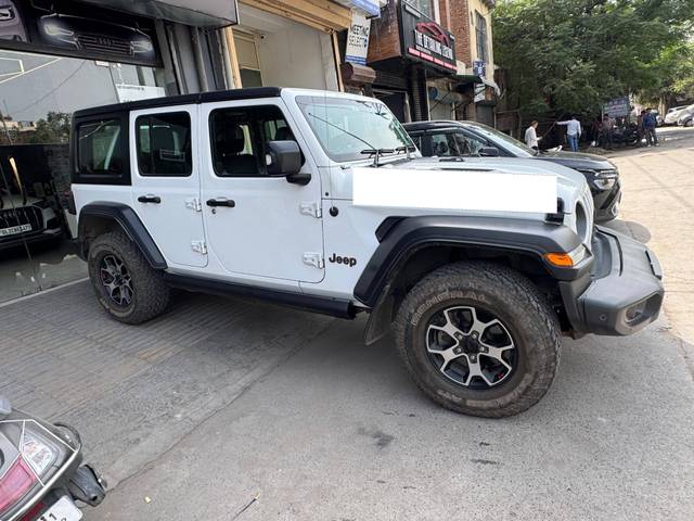 https://images10.gaadi.com/usedcar_image/4531587/original/processed_b4ad55beb379845ecbcbeb3f41eb715c.jpg?imwidth=6400