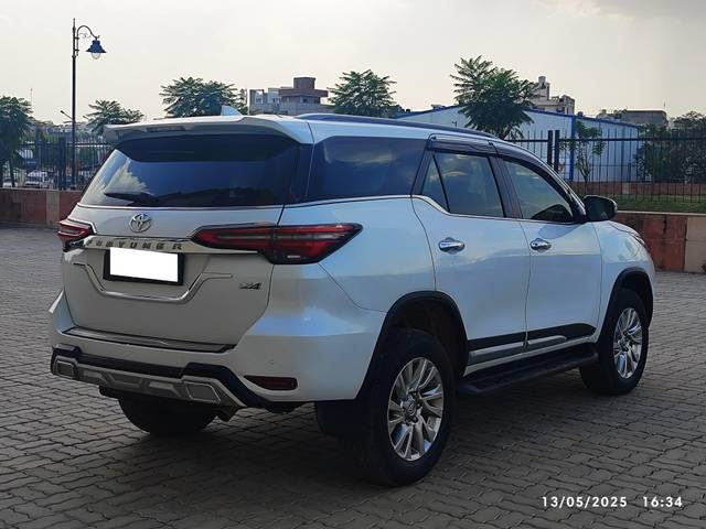 https://images10.gaadi.com/usedcar_image/4531612/original/processed_a4e471a8a480f08cd781d2c2ce8f22e8.jpeg?imwidth=6401