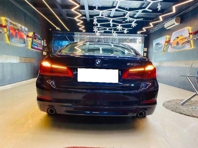 https://images10.gaadi.com/usedcar_image/4531629/original/processed_d8ee70bb6c5f12a95fe6730b9f485ad8.jpg?imwidth=6401