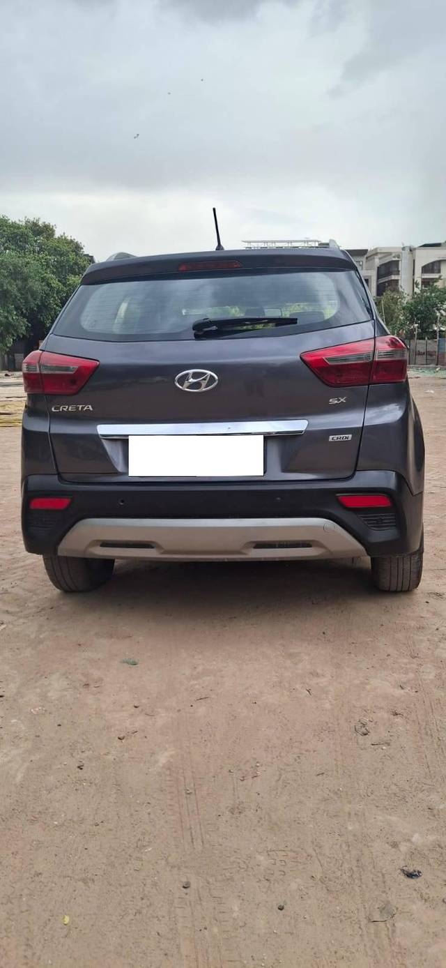 https://images10.gaadi.com/usedcar_image/4531638/original/processed_13d204ea1f1bbfe39c8b9f20f5346e40.jpg?imwidth=6402