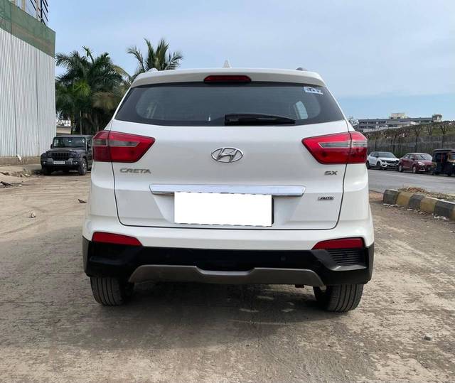 https://images10.gaadi.com/usedcar_image/4531643/original/processed_6c2f5b988bb580222ccf24767bd4ae50.jpg?imwidth=6402