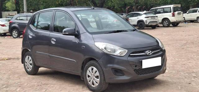 https://images10.gaadi.com/usedcar_image/4531647/original/processed_626f72da07d65b6356316b348889d253.jpg?imwidth=6400