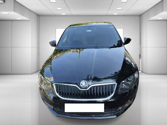 https://images10.gaadi.com/usedcar_image/4531650/original/f098b88450677da5f1dfeb8c2a523031.jpg?imwidth=6402