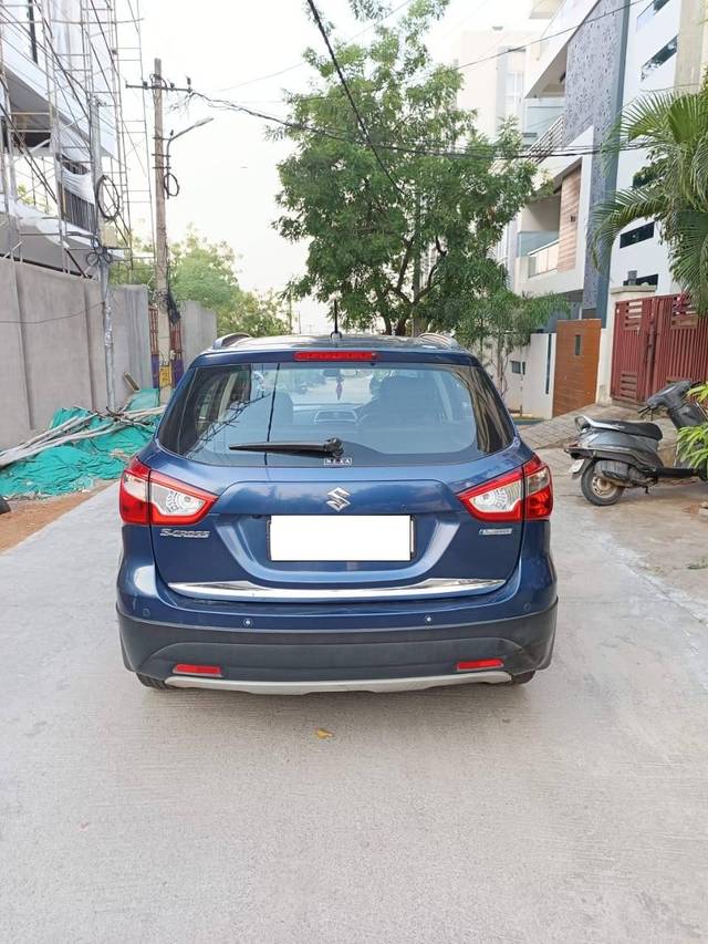 https://images10.gaadi.com/usedcar_image/4531652/original/processed_8a12eecde6b05c85486775d3402c08dc.jpg?imwidth=6402