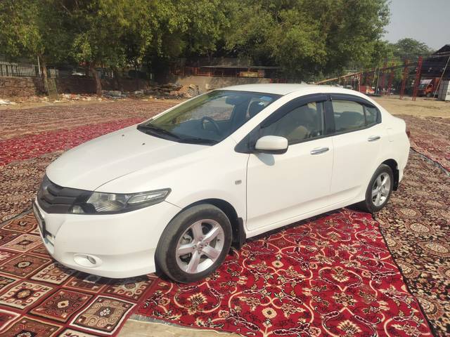 https://images10.gaadi.com/usedcar_image/4531658/original/d48e0a50f9d999fe954f127b02bbb47d.jpg?imwidth=6400