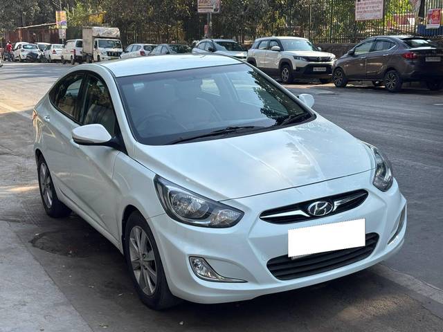 https://images10.gaadi.com/usedcar_image/4531666/original/processed_7697a818e9138d0587971a3eb07e444c.jpg?imwidth=6400