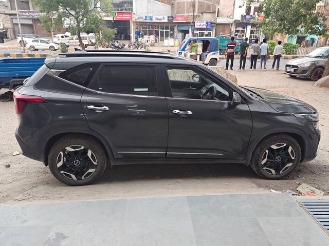 https://images10.gaadi.com/usedcar_image/4531709/original/c20d70fa-7d44-4a68-9440-ef7ccb3dca36.jpg?imwidth=6402