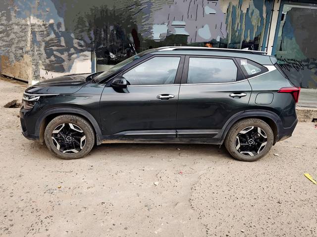 https://images10.gaadi.com/usedcar_image/4531709/original/f77b753b-4b15-4ae3-9792-58b630760ddb.jpg?imwidth=6401