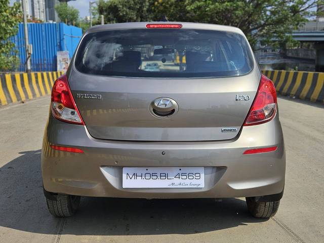 https://images10.gaadi.com/usedcar_image/4531712/original/processed_6cb2cb70b7fcb5dbaab51f82b3e360ff.jpg?imwidth=6402