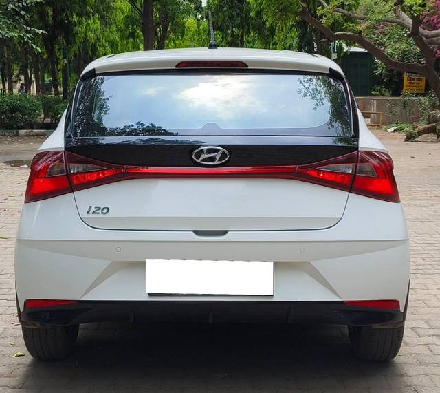 https://images10.gaadi.com/usedcar_image/4531713/original/processed_06de12b1a9069abcecdb4764c07f8b94.jpg?imwidth=6402