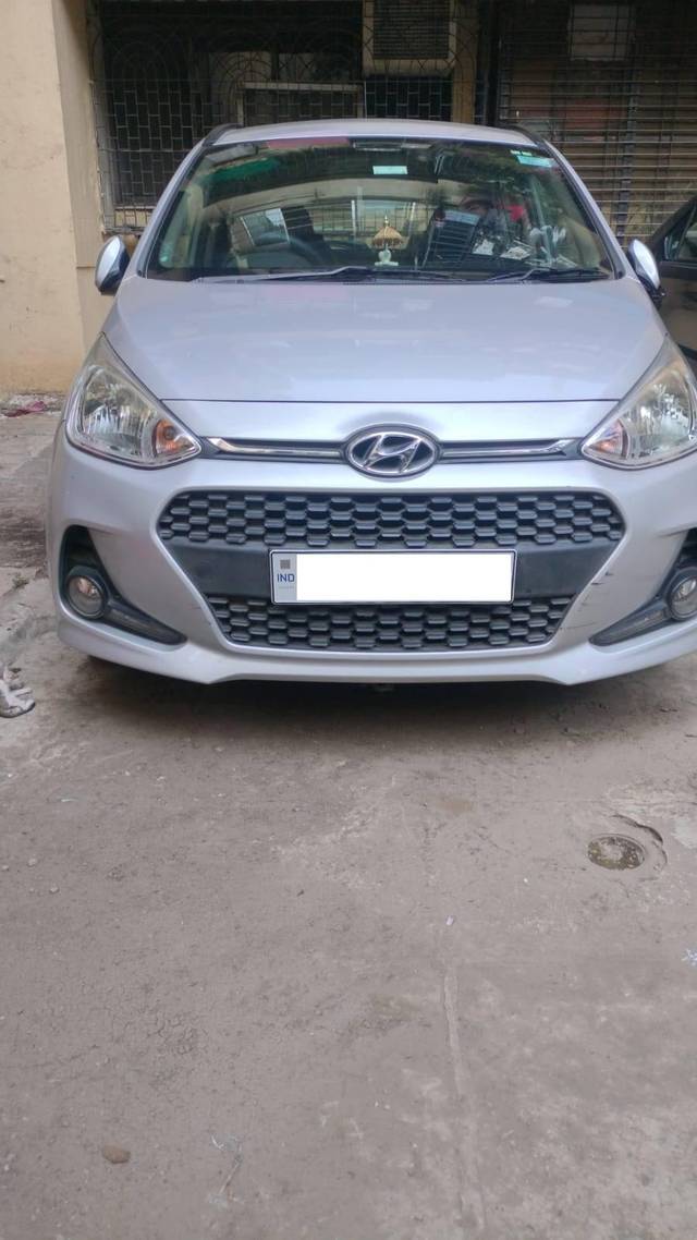 https://images10.gaadi.com/usedcar_image/4531714/original/processed_209273f2c81f9aa1a7e8baa4aaa186be.jpeg?imwidth=6400