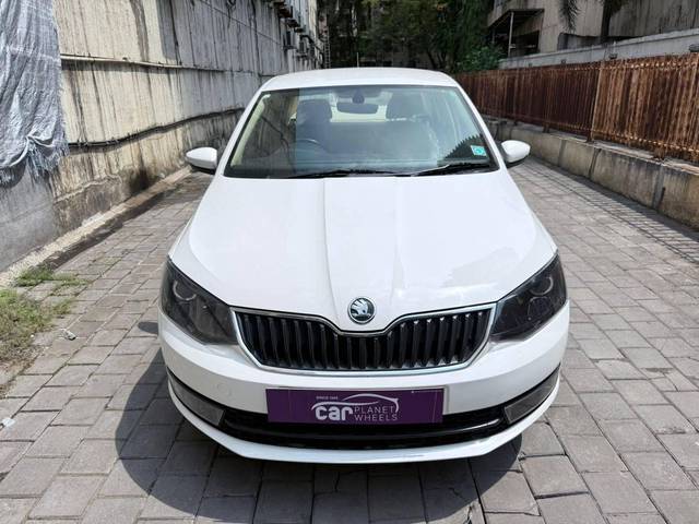 https://images10.gaadi.com/usedcar_image/4531718/original/processed_65618827cf64af948aec1d2d32b8b32a.jpg?imwidth=6402