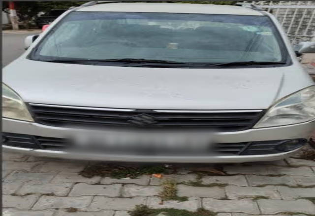 https://images10.gaadi.com/usedcar_image/4531721/original/5b5bd5d4-bc5b-4606-98de-72a819dc2079.?imwidth=6402