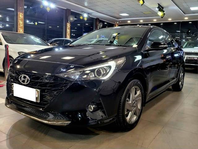 https://images10.gaadi.com/usedcar_image/4531726/original/processed_e02e792eda8f2b2fa3513ea7933e5706.jpg?imwidth=6402