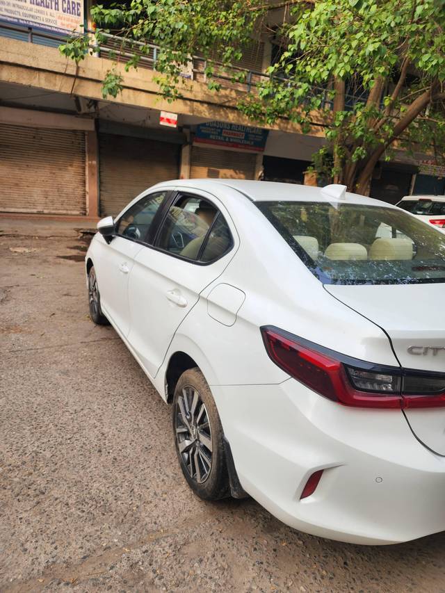 https://images10.gaadi.com/usedcar_image/4531733/original/processed_ab74885d2e48d71a0720a94b15e0e37c.jpg?imwidth=6401