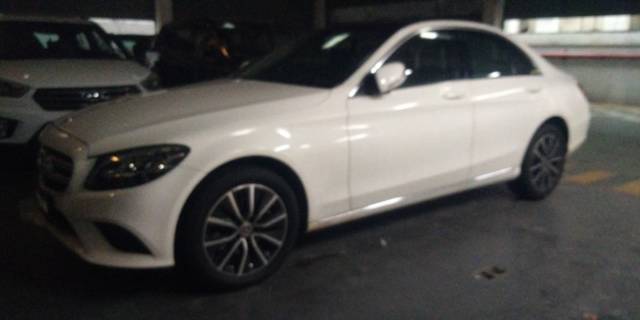 https://images10.gaadi.com/usedcar_image/4531761/original/7247adcec8208514441e9c7970523520.jpg?imwidth=6400