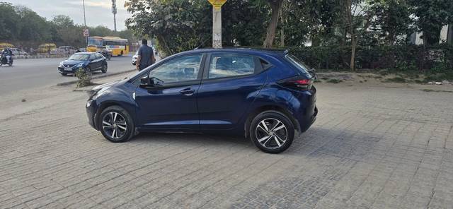 https://images10.gaadi.com/usedcar_image/4531785/original/769e20c8-3bab-4845-b141-98224bb8c233.jpg?imwidth=6401