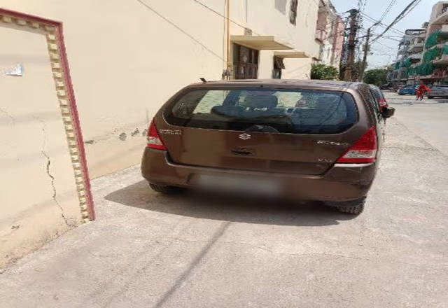 https://images10.gaadi.com/usedcar_image/4531789/original/cedc5deb-2fa0-4fdb-aa47-287bbe418f8f.?imwidth=6402