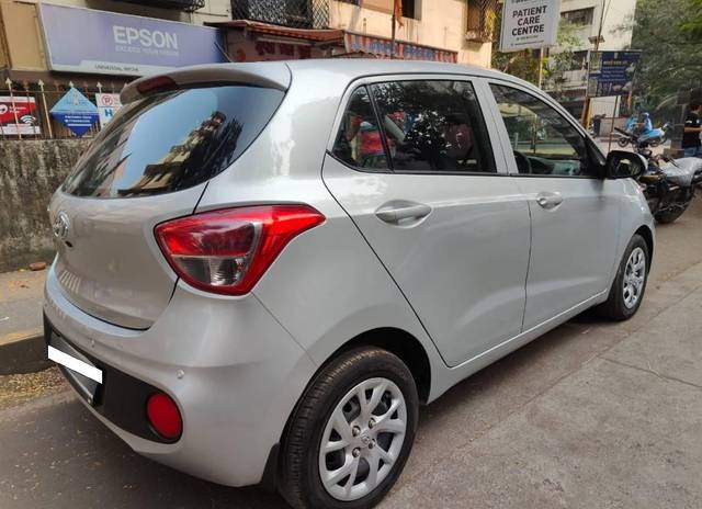 https://images10.gaadi.com/usedcar_image/4531816/original/processed_bb9dd8509233879a0bae79ed3ecc2468.jpg?imwidth=6401