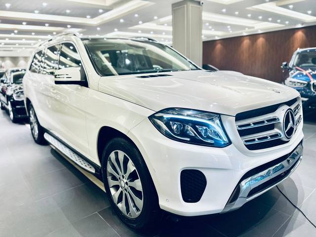 https://images10.gaadi.com/usedcar_image/4531817/original/7cb8cc023f1db1f9bd169292cfe42c77.jpg?imwidth=6400