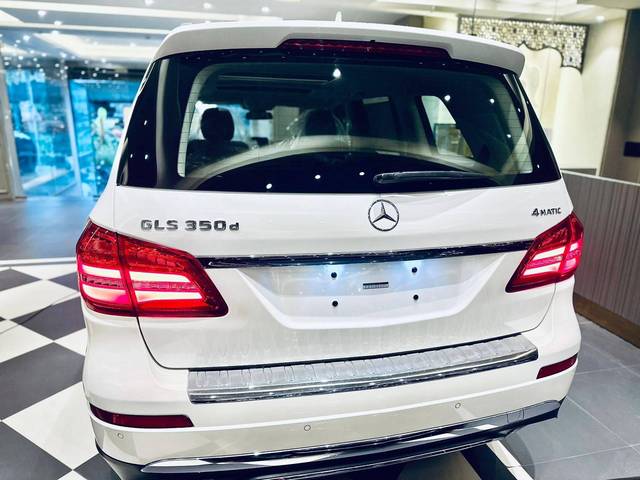 https://images10.gaadi.com/usedcar_image/4531817/original/processed_e69785eeac0d0f96d2ea9b118bd200e4.jpg?imwidth=6402