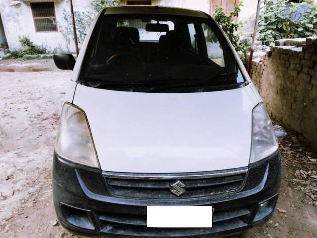 https://images10.gaadi.com/usedcar_image/4531818/original/processed_0dfe4352-eb36-4ef8-afa1-479f68abfcc1.jpg?imwidth=6402