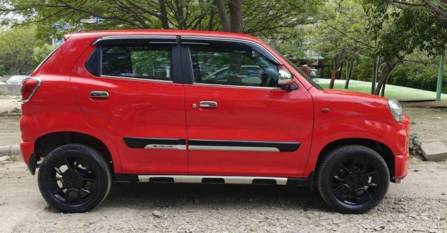 https://images10.gaadi.com/usedcar_image/4531822/original/processed_9de2e36283ffb1f5f64caaad72cbaa48.jpg?imwidth=6401