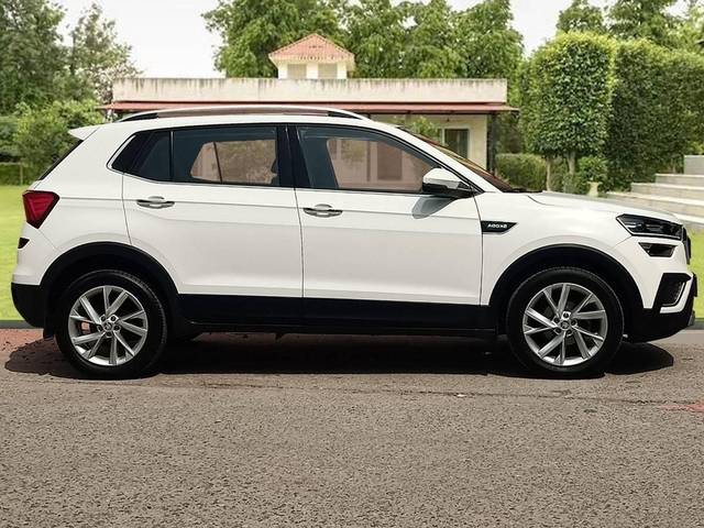 https://images10.gaadi.com/usedcar_image/4531835/original/processed_63e75ed8-5385-4abc-b6fc-253d1b13432e.jpg?imwidth=6401