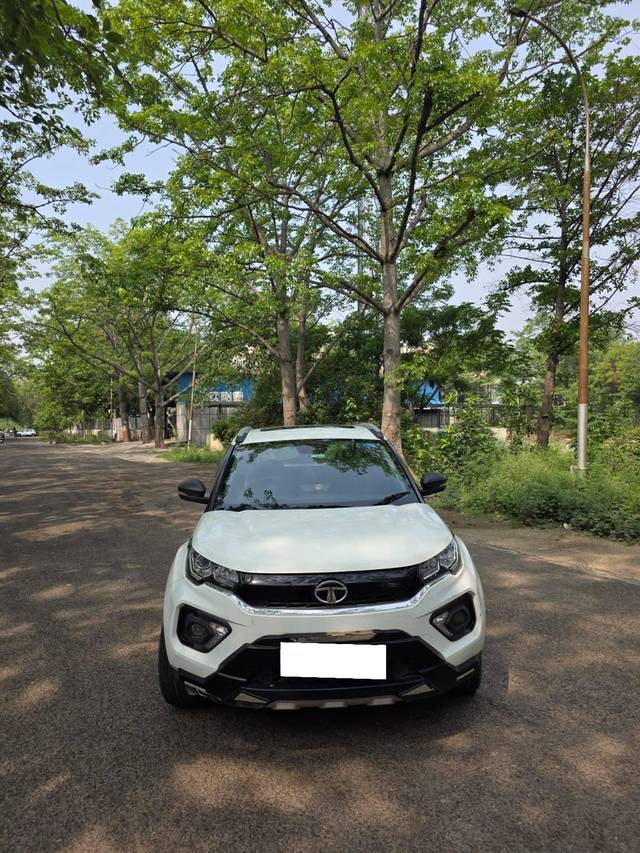 https://images10.gaadi.com/usedcar_image/4531848/original/processed_918b0cb5d8a0bcaa44aa129a176bf199.jpg?imwidth=6400