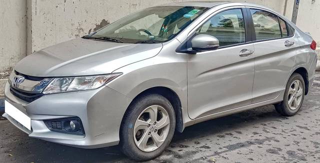 https://images10.gaadi.com/usedcar_image/4531857/original/processed_48df85abfc4a94e3528b5dac1c91f9c5.jpg?imwidth=6400