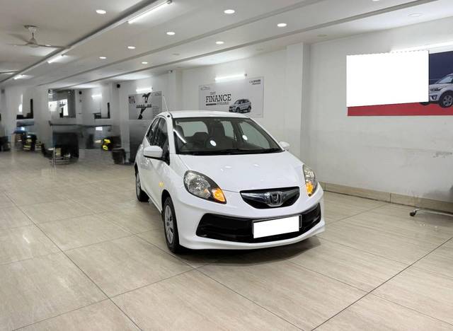 https://images10.gaadi.com/usedcar_image/4531861/original/processed_ddf0f090bd2af1d81ff7e1e8ed60cecf.jpg?imwidth=6400