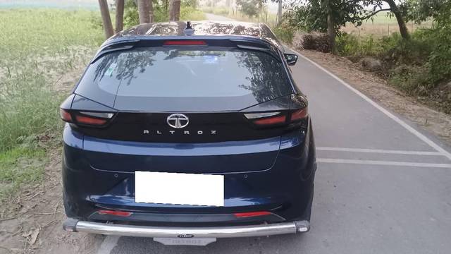 https://images10.gaadi.com/usedcar_image/4531903/original/processed_7b6a239b-6ff8-4cd8-b946-b6d01fdfc56c.jpg?imwidth=6401