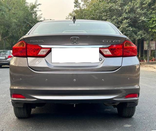 https://images10.gaadi.com/usedcar_image/4531913/original/processed_f21affcf3412e018b6cd8f0af0e058b0.jpg?imwidth=6402