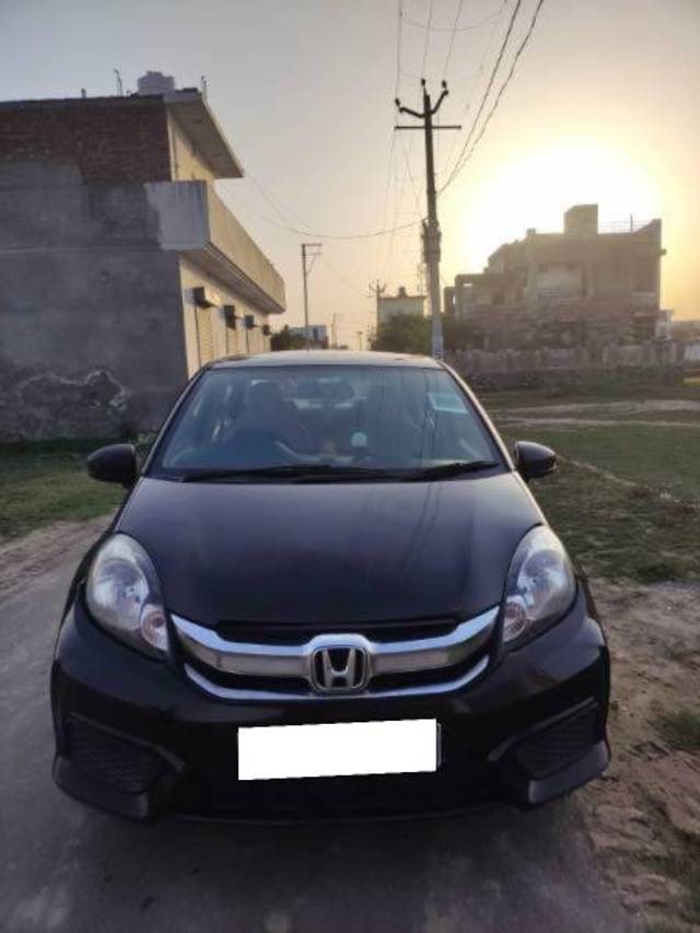 https://images10.gaadi.com/usedcar_image/4531915/original/processed_196090e3-45bc-416d-9b28-2aa6ffc304be.jpg?imwidth=6400