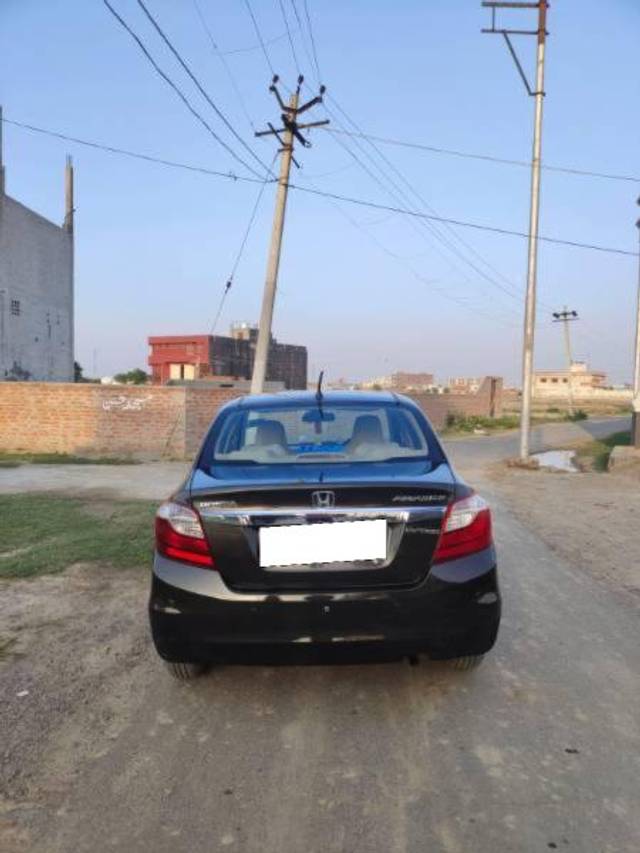 https://images10.gaadi.com/usedcar_image/4531915/original/processed_7983ec61-08e3-4816-a8f4-b3ea9788645d.jpg?imwidth=6401