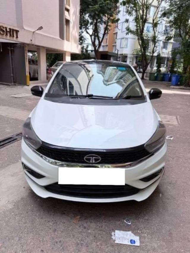 https://images10.gaadi.com/usedcar_image/4531916/original/processed_1d32fba9-8f41-493b-8417-dfe81d0ff702.jpeg?imwidth=6400