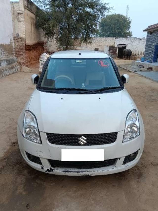 https://images10.gaadi.com/usedcar_image/4531926/original/processed_8ae30c5a-3276-456c-9d3d-38dd2ef0f67a.jpg?imwidth=6402