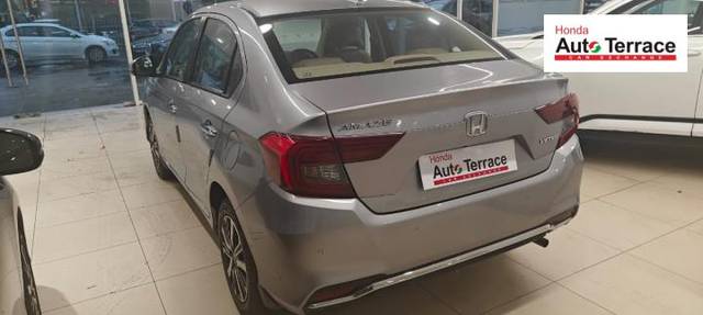 https://images10.gaadi.com/usedcar_image/4531946/original/b98e453bd5c8f86ea485200b6be29569.jpeg?imwidth=6400