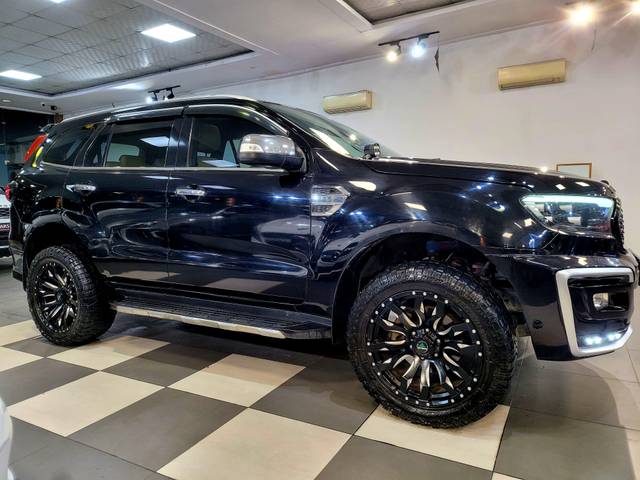 https://images10.gaadi.com/usedcar_image/4531955/original/processed_d63d73669a9e89b859e70365556c9525.jpg?imwidth=6401