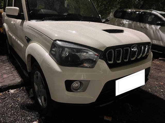 https://images10.gaadi.com/usedcar_image/4531958/original/processed_ff1b7786-218d-47bf-86cb-2c36cbbe3e96.jpg?imwidth=6400