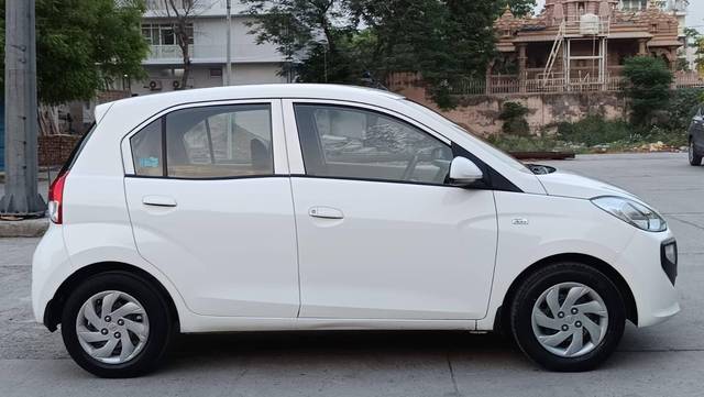 https://images10.gaadi.com/usedcar_image/4531971/original/processed_da8b471b1772a0e6c6d18d1c6dd3422f.jpg?imwidth=6401